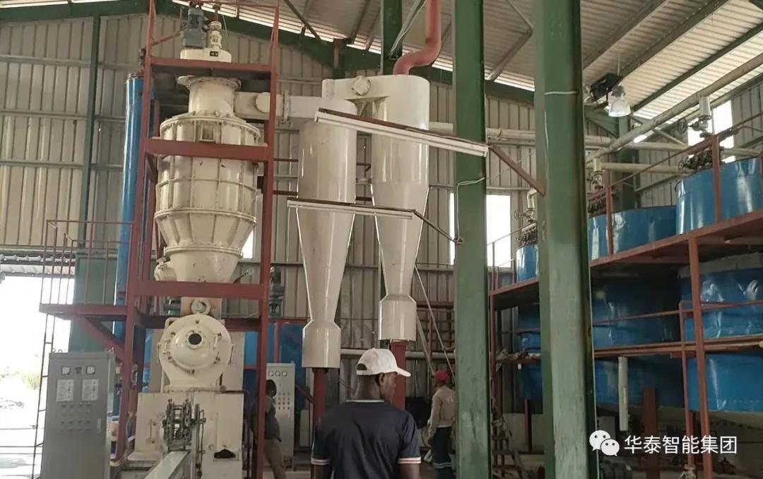 Le projet de fabrication de savon à l'huile de palme 0,5T/H au Congo-Brazzaville, conçu et fabriqué par Huatai Group, a été mis en service et livré avec succès au client.